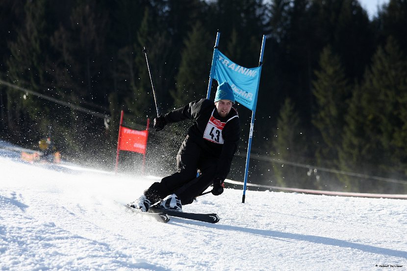 Vereinsriesentorlauf in Kössen